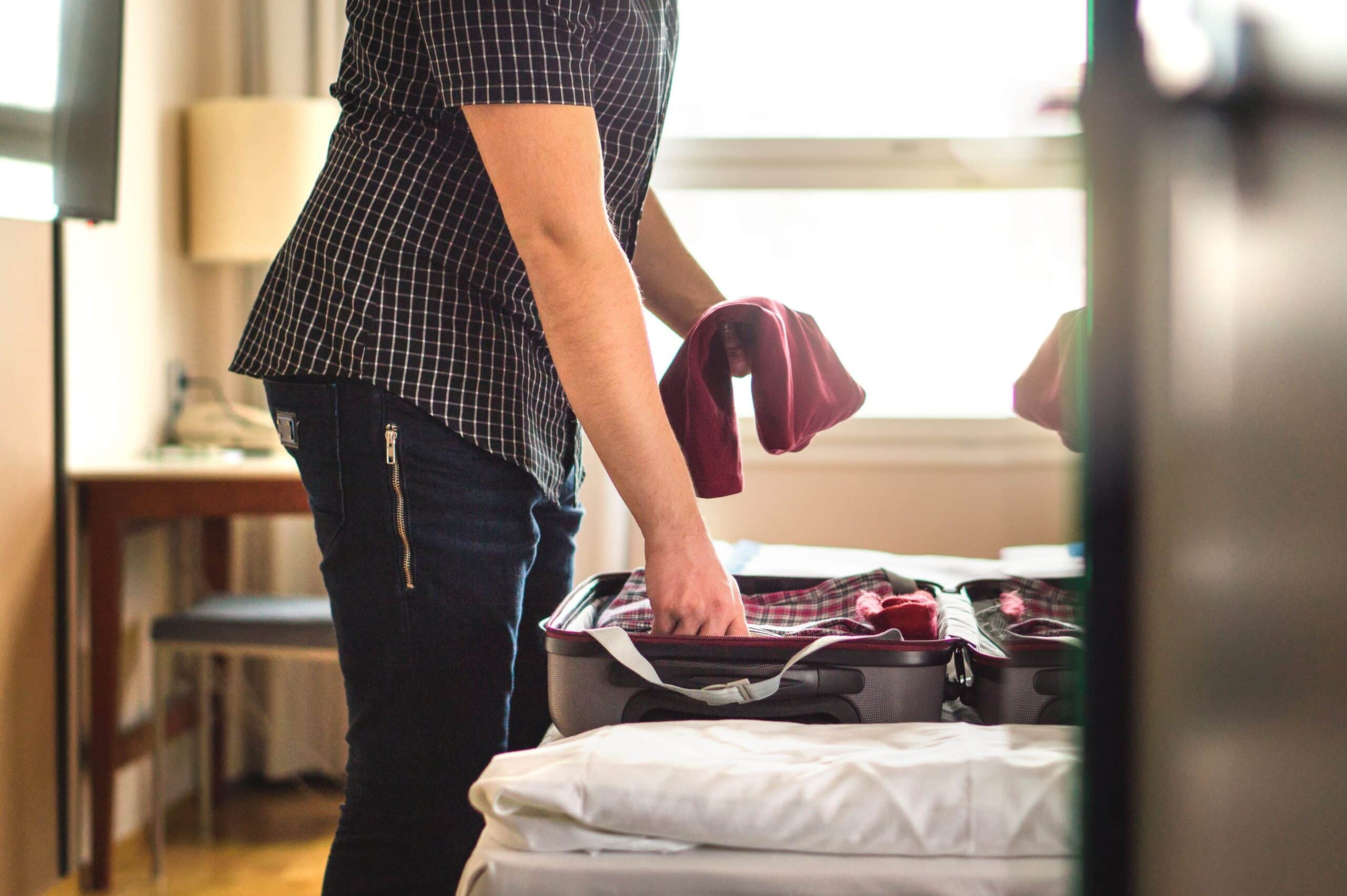 How to Avoid Post-Vacation Clutter With Unpacking Tips